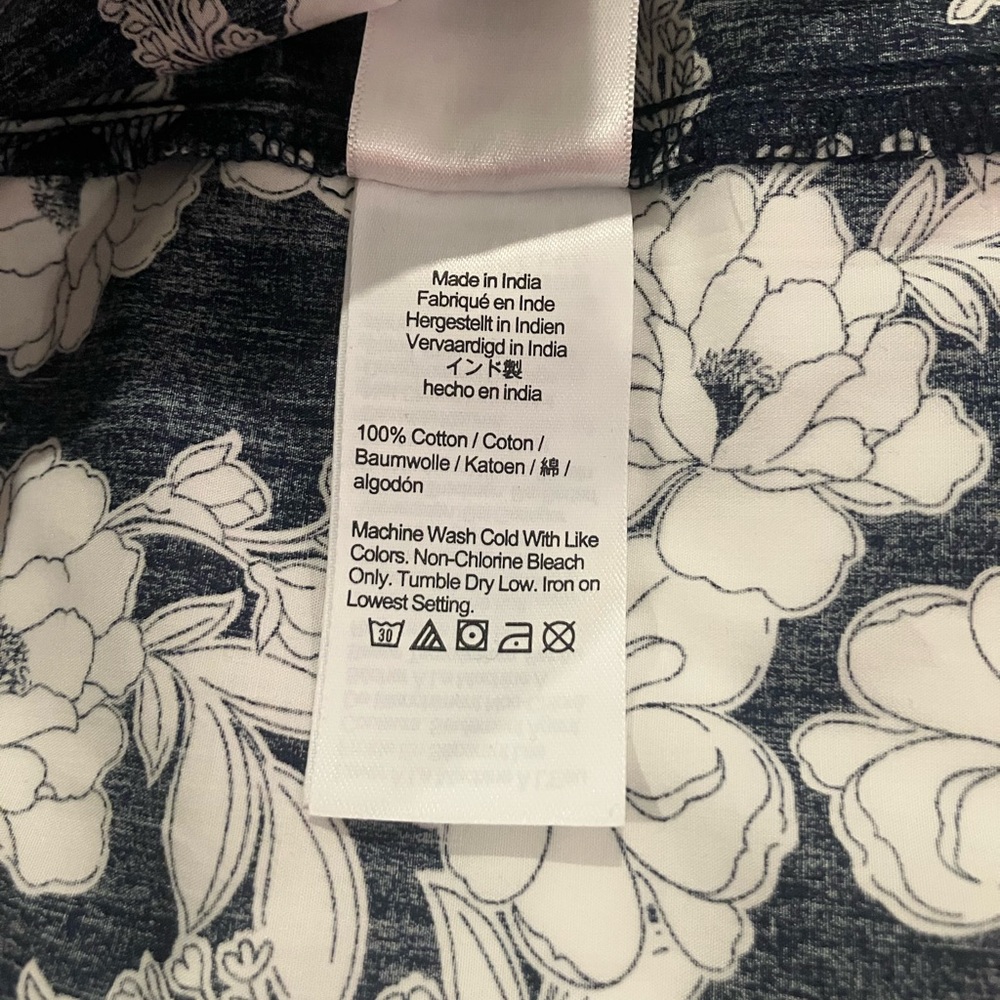NWT J.Crew cotton sundress
Size medium
Blue and white floral - Picture 5 of 8